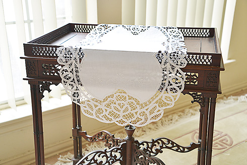 Oval Battenburg Lace Table Runner. 16" x 90" White. - Click Image to Close